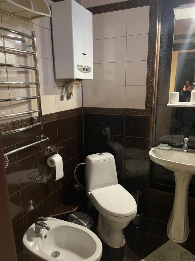 Lux Apartment In Zentrum Tjernivtsi Eksteriør billede